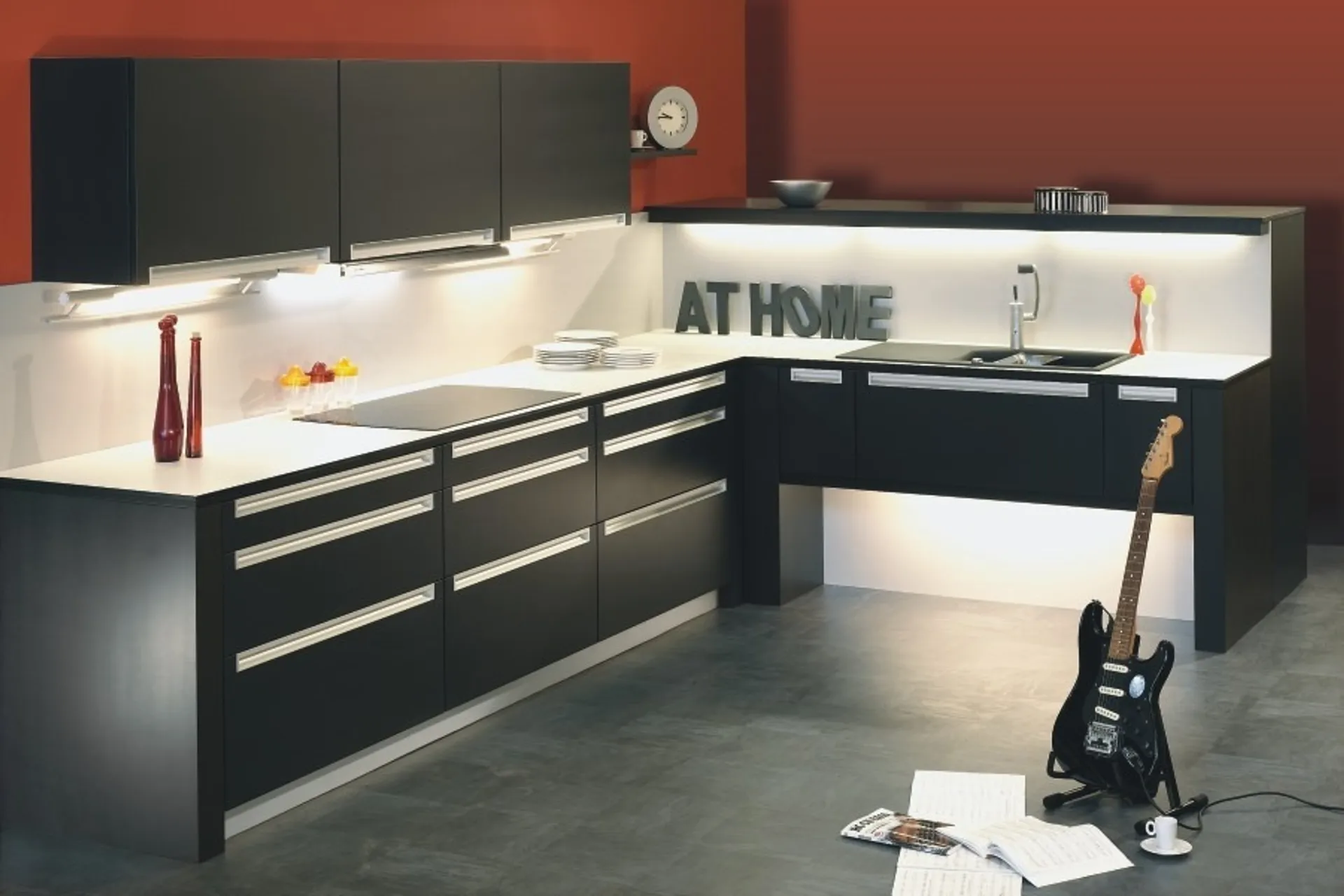 Maßgefertigte Küche in Anthrazit – Schreinerei Klaus & Klaus Leutkirch im Allgäu